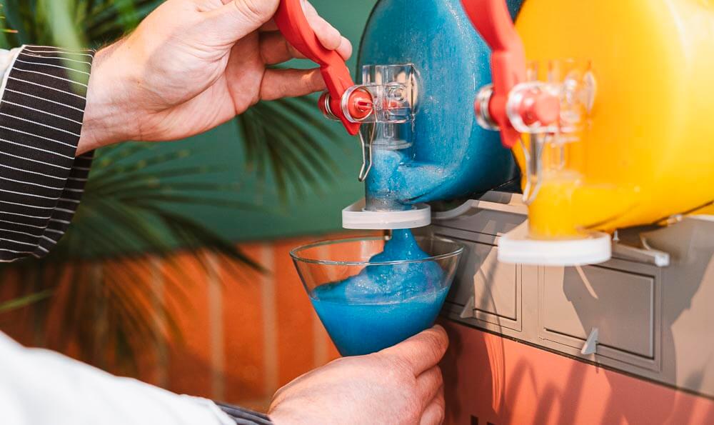 Granita machine for cafés Single-, double- or triple-tank granita machine